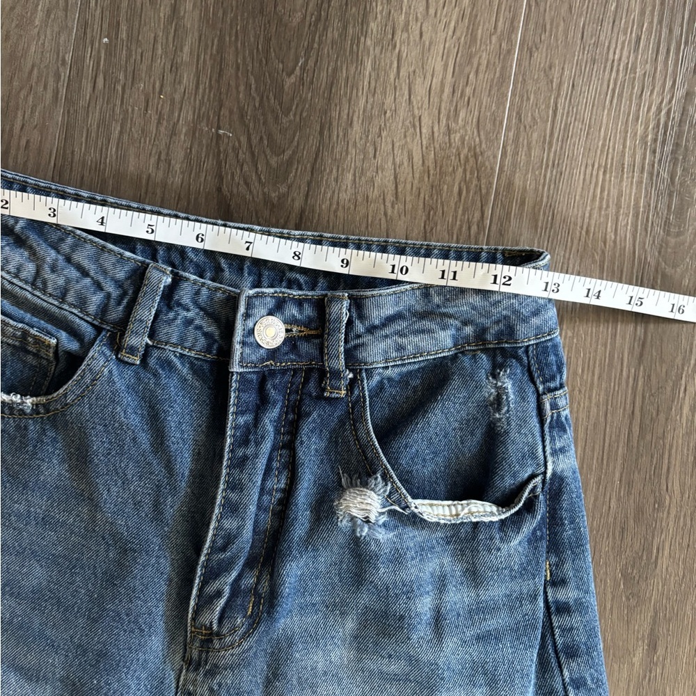 SHEIN Distressed Straight Leg Denim Jeans - Picture 4 of 8